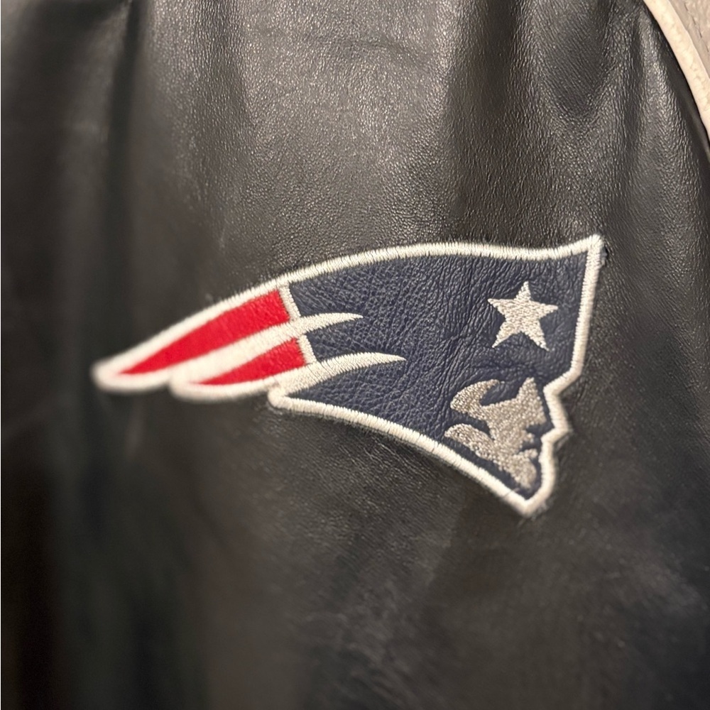 Patriots Genuine Leather Embroidered Jacket - Picture 4 of 9